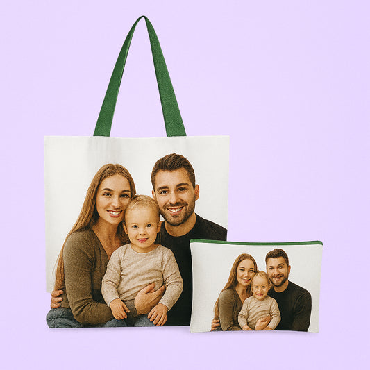 Tote bag et trousse personnalisés avec photo de famille, souvenirs uniques et pratiques.